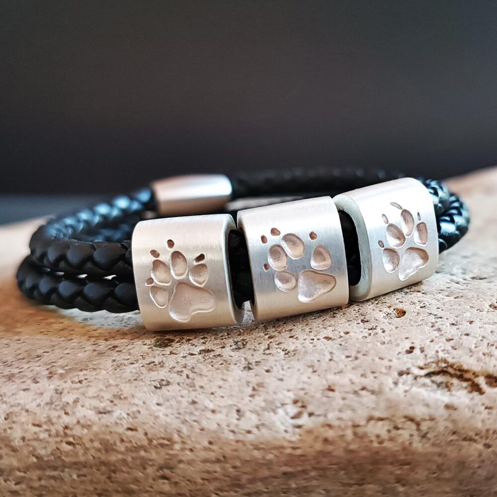 Personalisiertes Armband  mit 3 Pfotenabdruck vom eigenem Hund silber und Leder mattiert